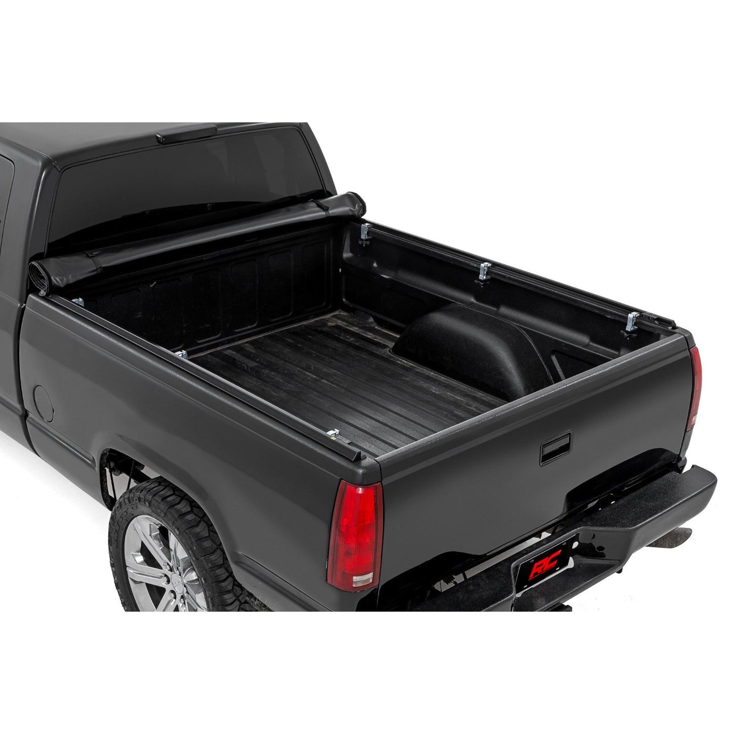 ROUGH COUNTRY Soft Roll Up Bed Cover | 6'7" Bed | Chevy/GMC 1500 (00-06 & Classic) | 42288650