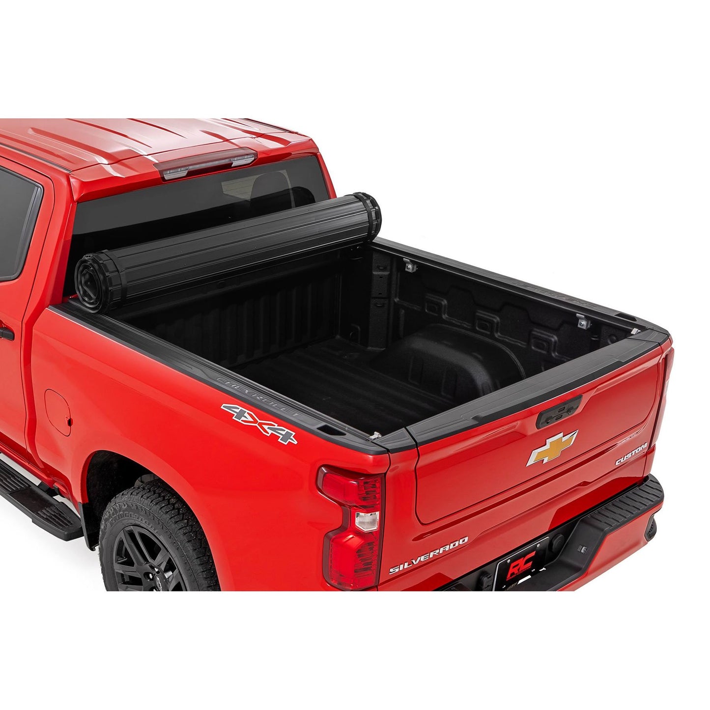 ROUGH COUNTRY Hard Roll Up Bed Cover | 5'10" Bed | Chevy/GMC Sierra 1500 (19-26)/Silverado 1500 (19-26)  | 50120580