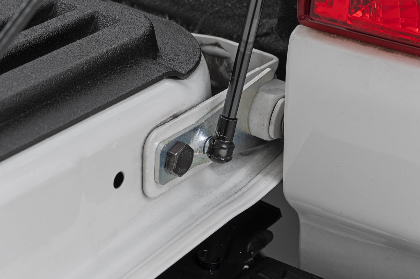 ROUGH COUNTRY | Tailgate Assist  Nissan Titan 2WD/4WD (2017-2024) | 73225