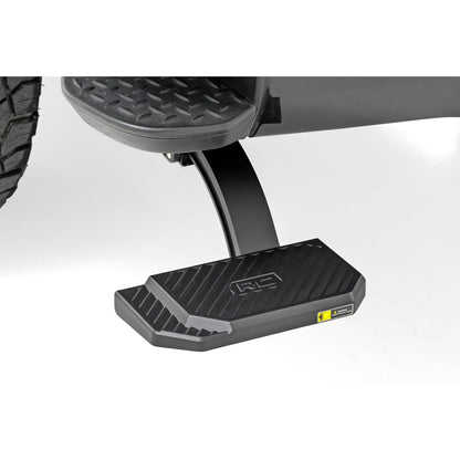 ROUGH COUNTRY | Retractable Bed Step  Manual Pull  Chevy/GMC 2500HD/3500HD (15-19) | PW059391