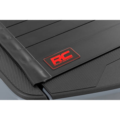 ROUGH COUNTRY | Hard Roll Up Bed Cover  5' Bed  Nissan Frontier 2WD/4WD (2022-2026) | 50215522