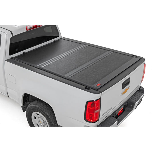 ROUGH COUNTRY Hard Low Profile Bed Cover | 6' Bed | Chevy/GMC Canyon/Colorado (15-25) | 47120600B