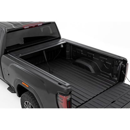 ROUGH COUNTRY | Manual Retractable Bed Cover  6'9" Bed  Chevy/GMC 2500HD/3500HD (20-26) | 53210690