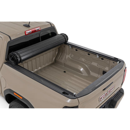 ROUGH COUNTRY | Hard Roll Up Bed Cover  5' Bed  Chevy/GMC Canyon/Colorado 2WD/4WD (23-26) | 50120525