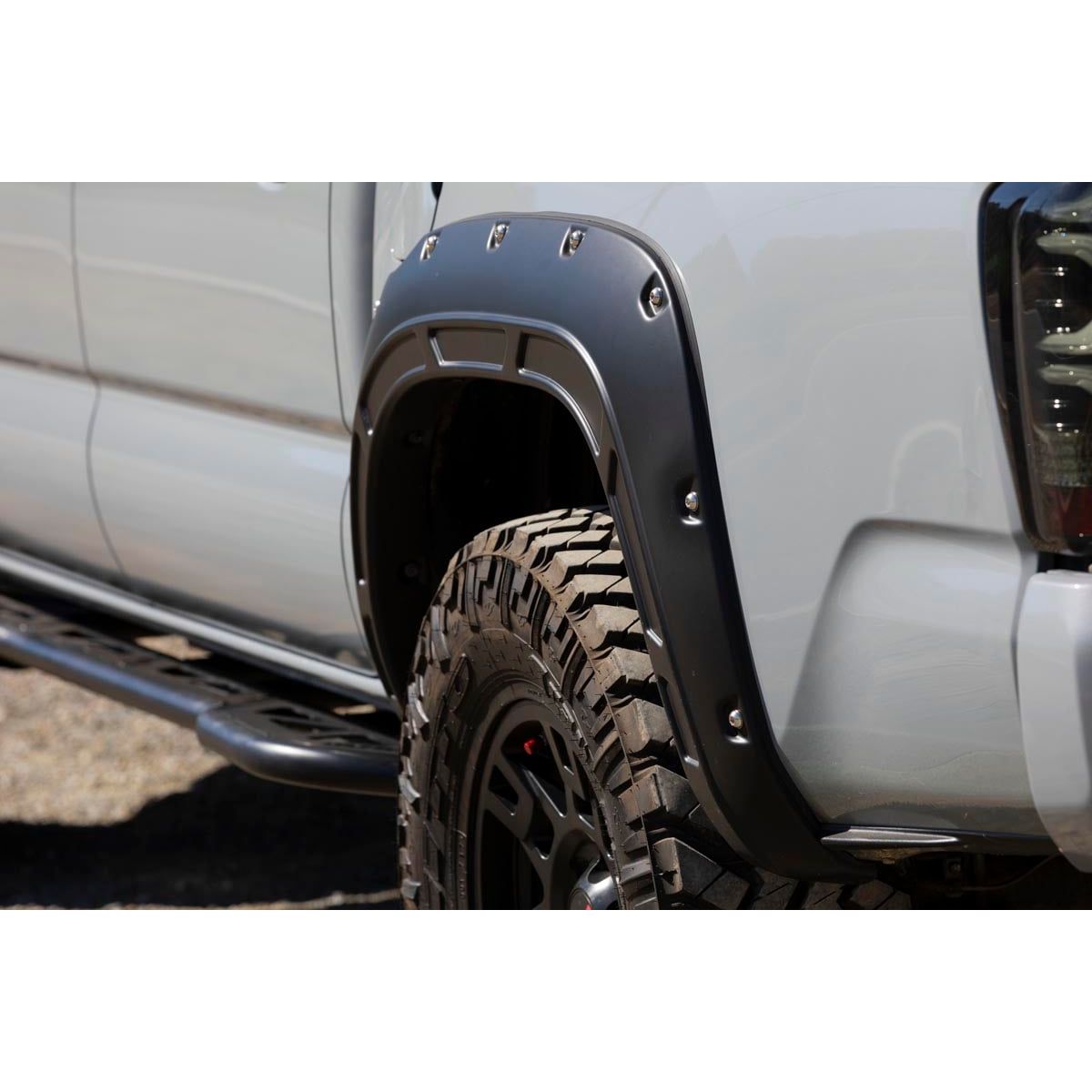 ROUGH COUNTRY | Defender Fender Flares  4V6 Quicksand  Toyota Tacoma 2WD/4WD (2016-2023) | A-T11621-4V6