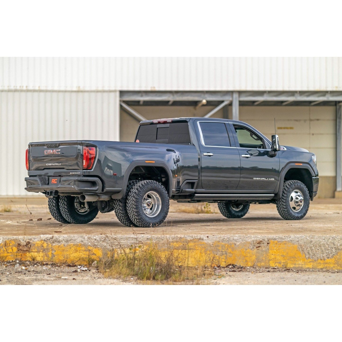 ROUGH COUNTRY 3 Inch Lift Kit | Chevy/GMC Sierra 3500 HD/Silverado 3500 HD 2WD/4WD (20-25) | 95630