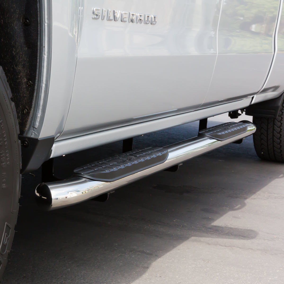 Westin PRO TRAXX 5 Nerf Steps 2014-2018 Chevy/GMC Silverado/Sierra 1500 Crew Cab