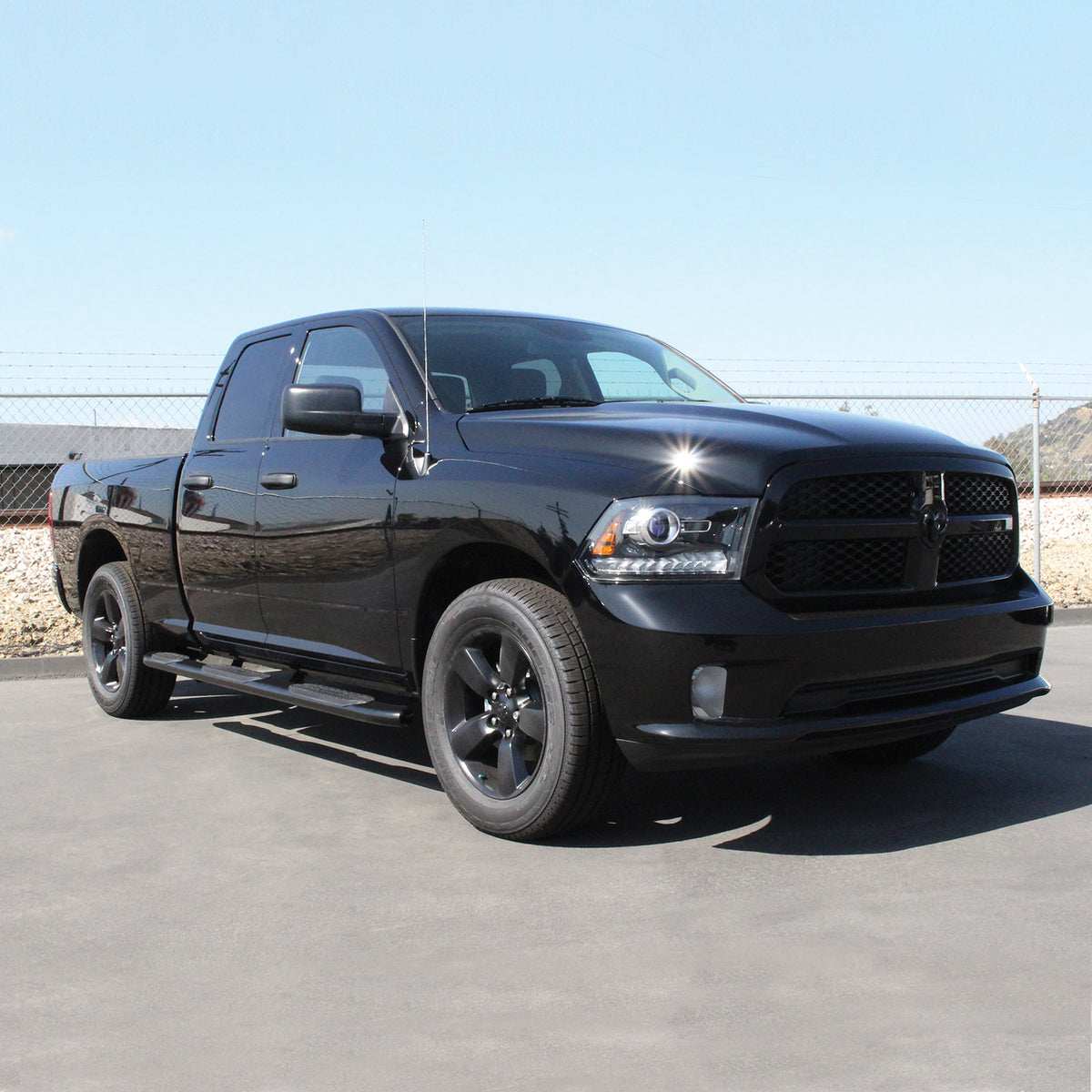 Westin PRO TRAXX 5 Oval W2W Nerf Steps 2009-2018 Ram 1500 Crew Cab (5.5' Bed)