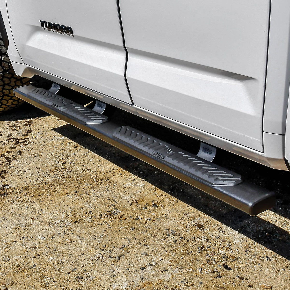 Westin R5 Nerf Steps 2022-2024 Toyota Tundra Double Cab