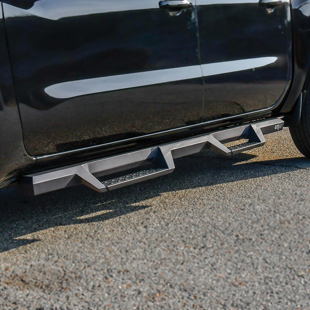 Westin HDX Drop Nerf Steps 2022-2024 Nissan Frontier Crew Cab