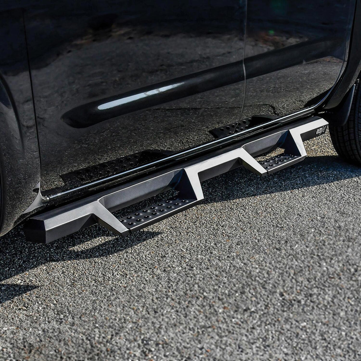 Westin HDX Drop Nerf Steps 2022-2024 Nissan Frontier Crew Cab