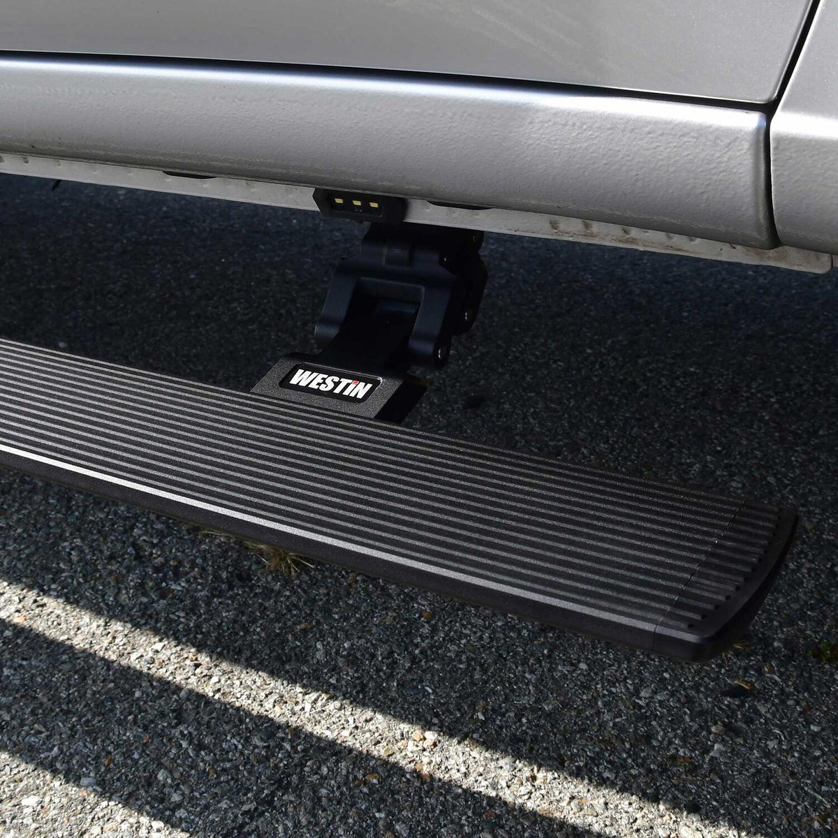 Westin Pro-e Electric Running Boards 2019-2024 Chevy/GMC Silverado/Sierra 1500 Crew Cab