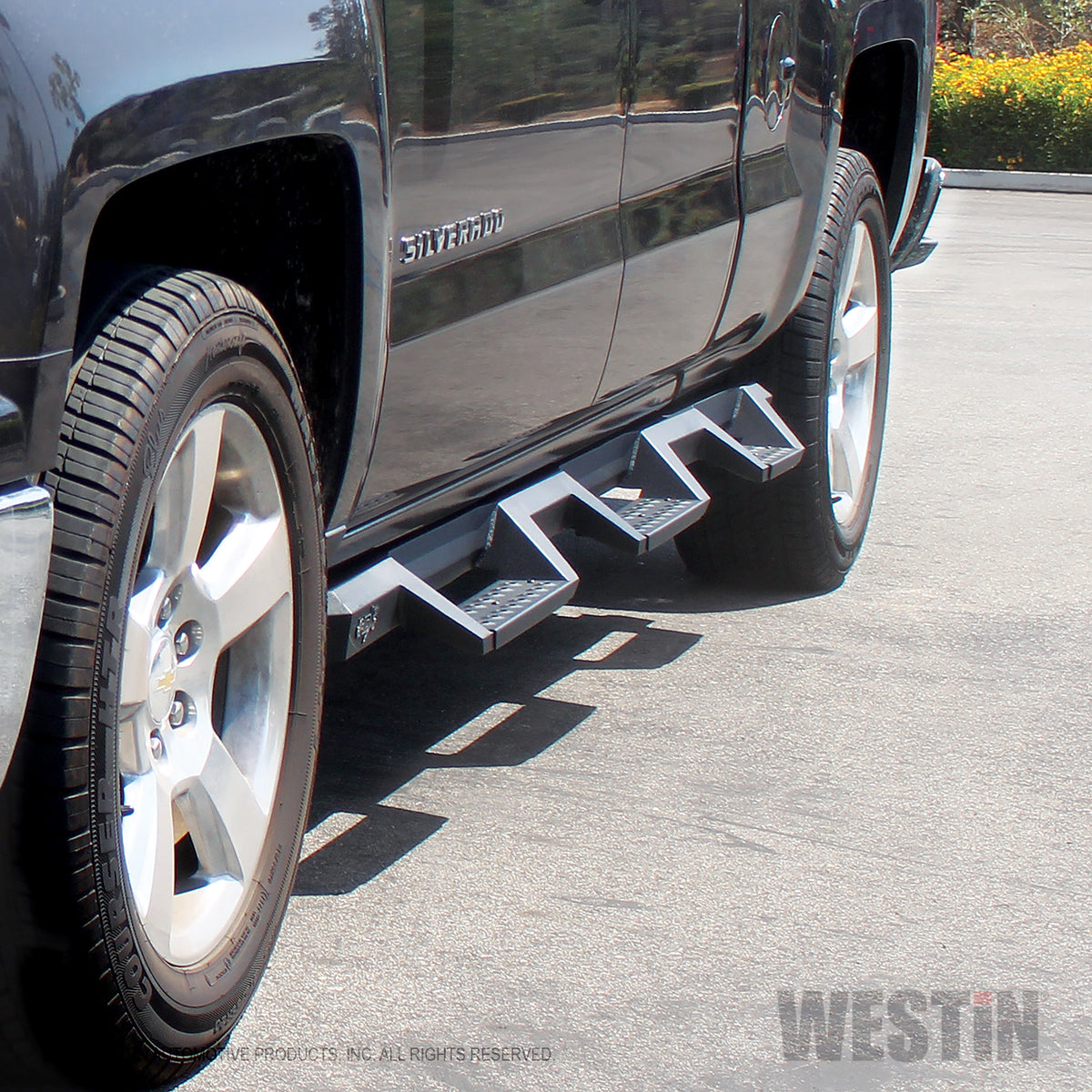 Westin HDX Drop Wheel-to-Wheel Nerf Steps 2014-2018 Chevy/GMC Silverado/Sierra 1500 Double Cab