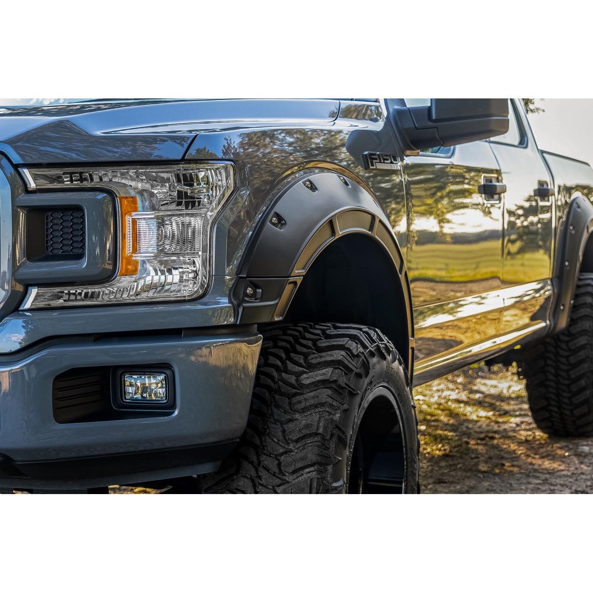 ROUGH COUNTRY | Defender Fender Flares  E2 Magma Red  Ford F-150 2WD/4WD (2015-2020) | A-F11811-E2