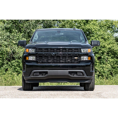 ROUGH COUNTRY Lowering Shackles | 1-1.5 Inch | Chevy/GMC Sierra 1500 (19-26)/Silverado 1500 (19-26)  | RC0504