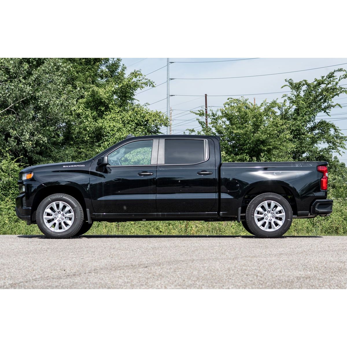 ROUGH COUNTRY Lowering Shackles | 1-1.5 Inch | Chevy/GMC Sierra 1500 (19-26)/Silverado 1500 (19-26)  | RC0504