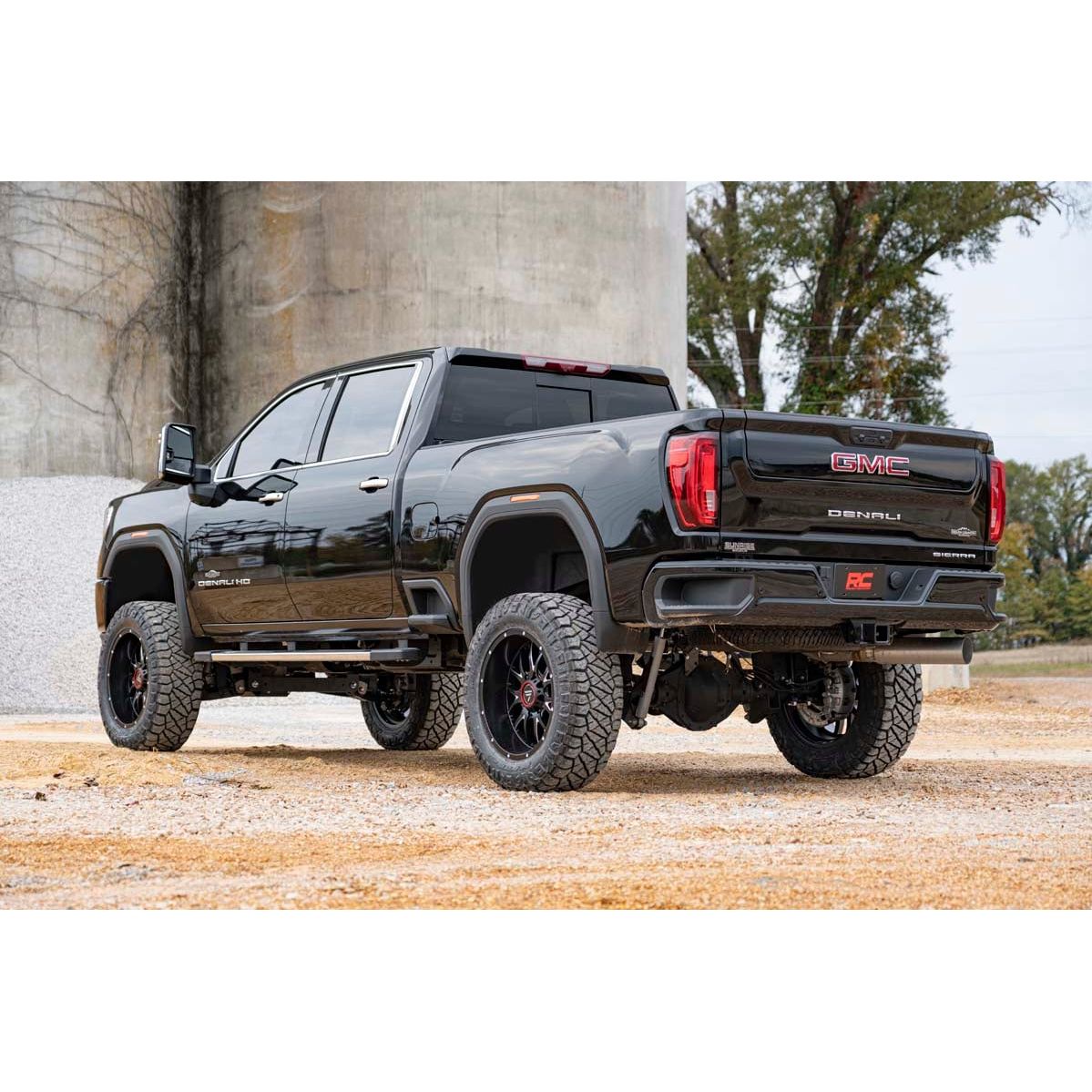 ROUGH COUNTRY 7 Inch Lift Kit | NTD | w/ Overloads | Chevy/GMC 2500HD/3500HD 4WD (20-25) | 111130
