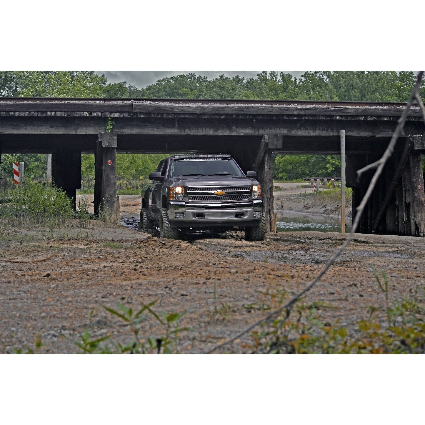 ROUGH COUNTRY 6 Inch Lift Kit | N3 Struts | Chevy/GMC 1500 4WD (07-13) | 23633