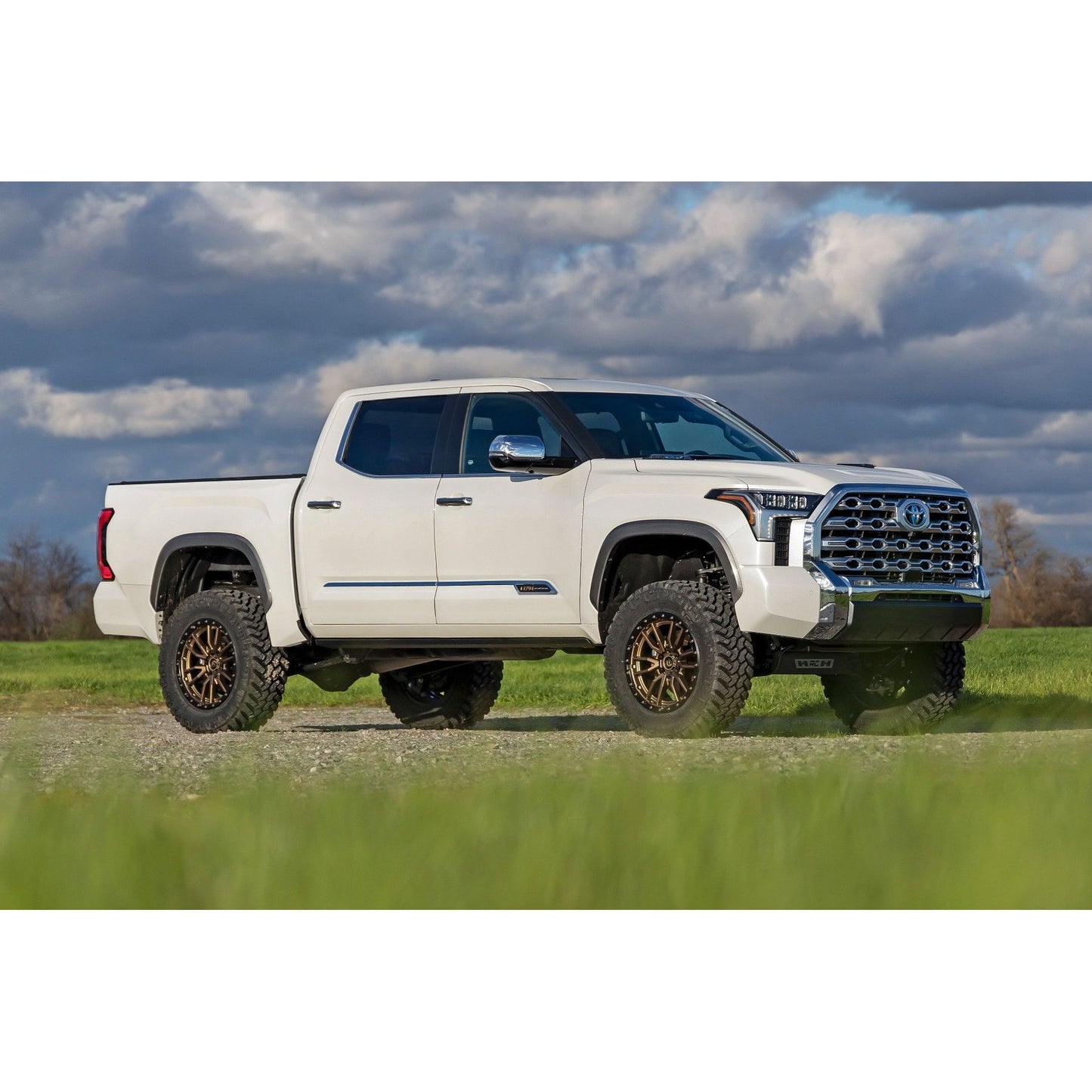 ROUGH COUNTRY 6 Inch Lift Kit | OE Air Ride | Toyota Tundra 2WD/4WD (2022-2025) | 71800