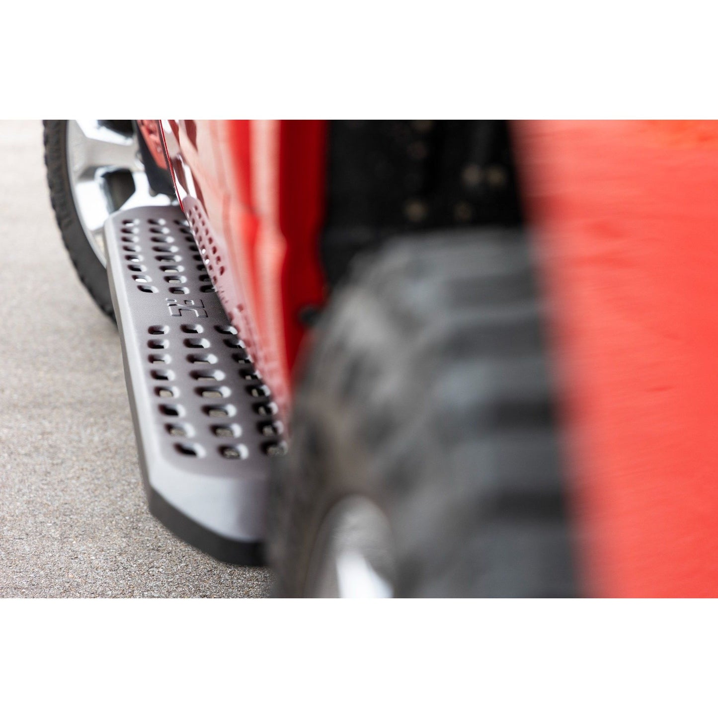 ROUGH COUNTRY RPT2 Running Boards | Crew Cab | Black | Ram 1500 (19-25)/1500 TRX (21-24)  | 44004