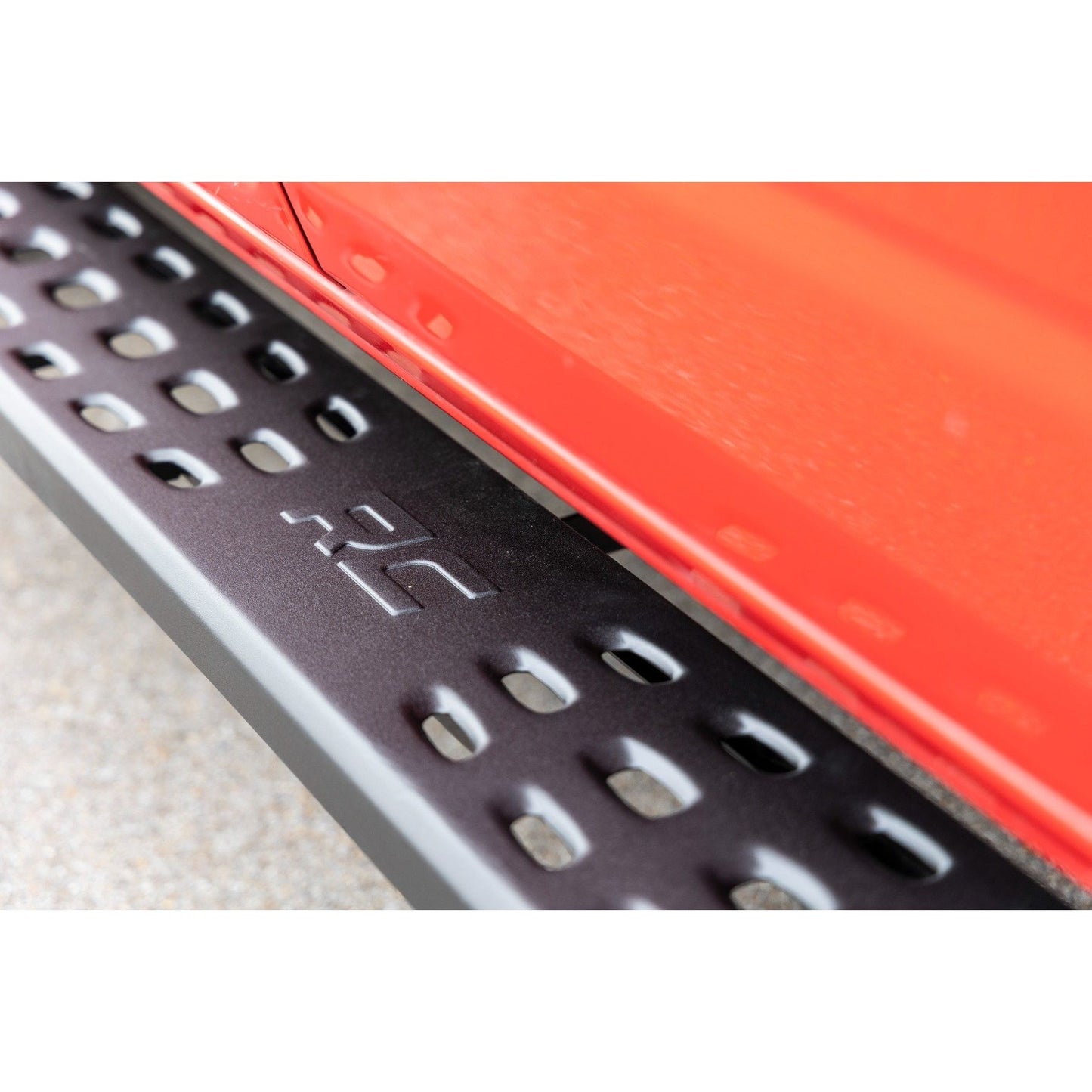 ROUGH COUNTRY RPT2 Running Boards | Crew Cab | Black | Ram 1500 (19-25)/1500 TRX (21-24)  | 44004