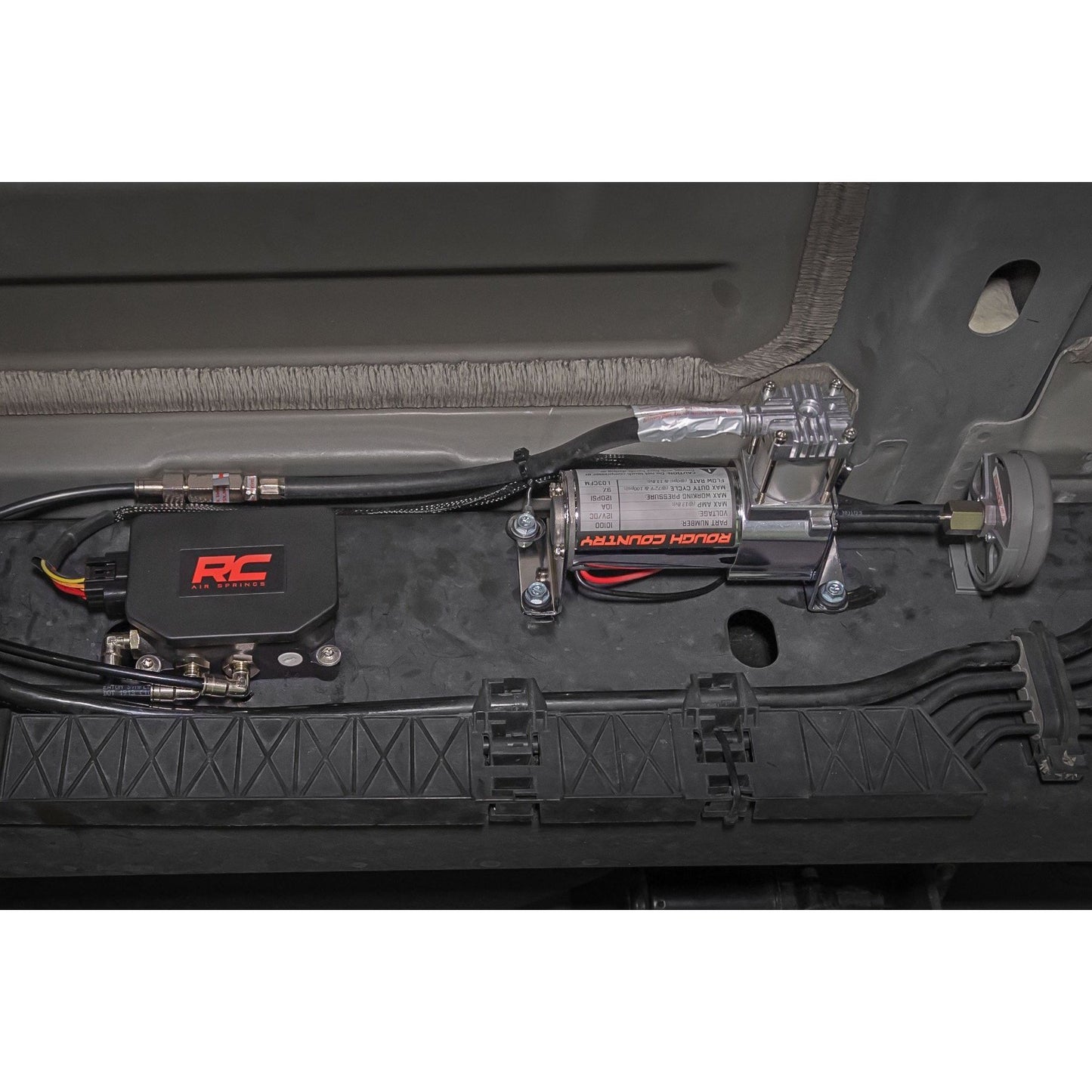 ROUGH COUNTRY Air Spring Kit w/compressor | Wireless Controller | Ford F-250/F-350 Super Duty (17-22) | 10021WC