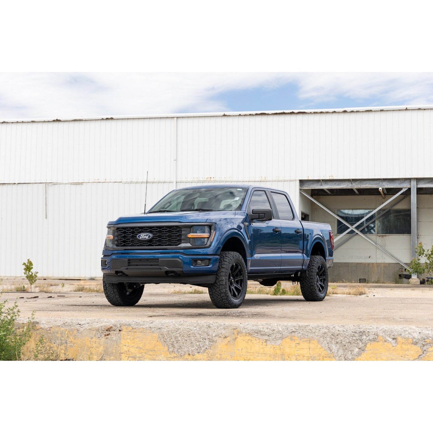 ROUGH COUNTRY | 3 Inch Lift Kit  Forged UCA  Ford F-150 4WD (2021-2026) | 41430