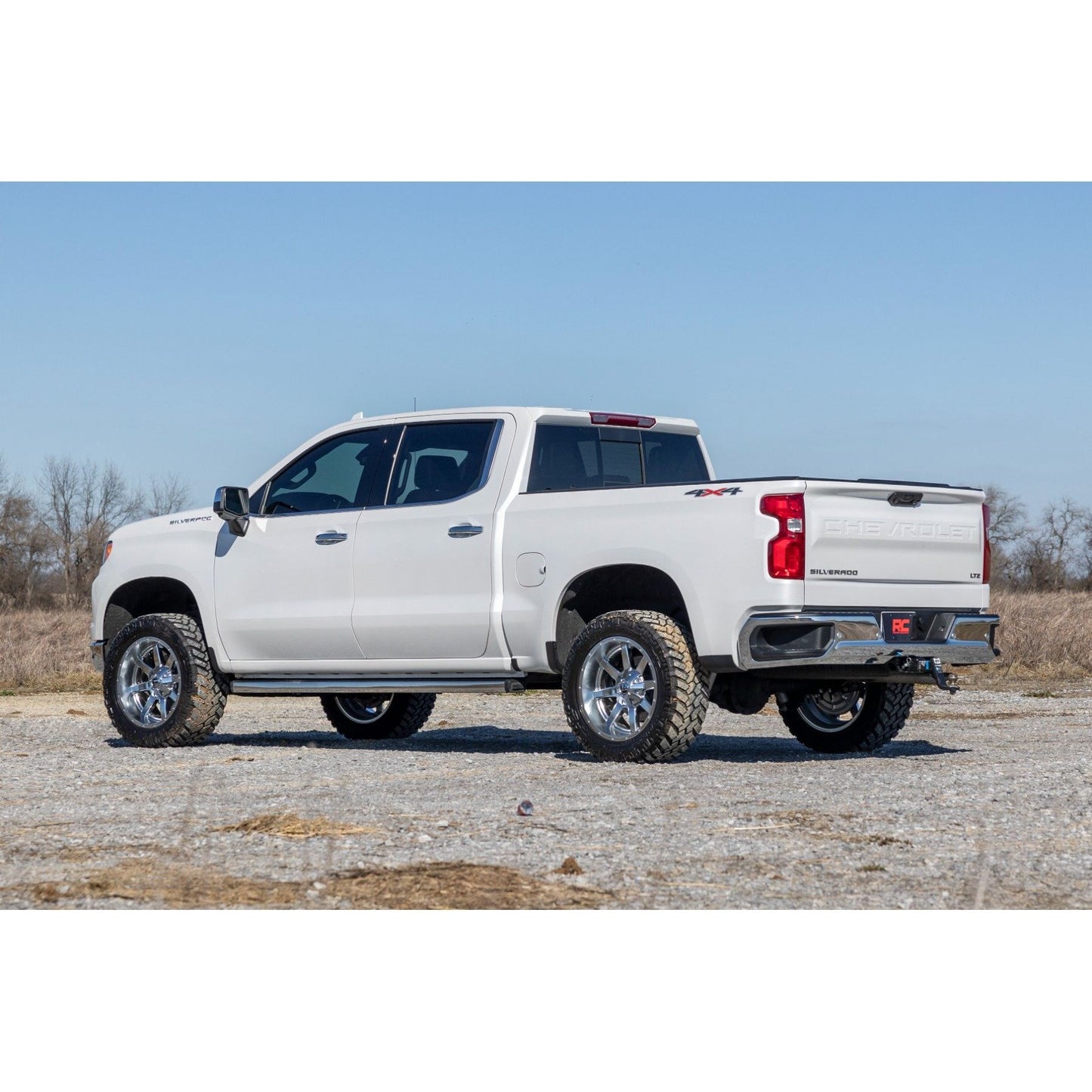 ROUGH COUNTRY 3.5 Inch Lift Kit | M1 Struts/M1 | Chevy Silverado 1500 2WD/4WD (2025-2026) | 110440RED