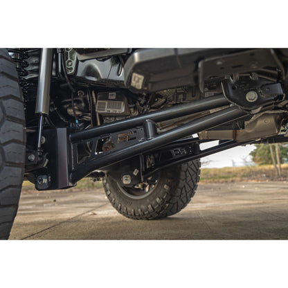 ROUGH COUNTRY 4.5 Inch Lift Kit | Radius Arm | Diesel | Ford F-250/F-350 Super Duty (23-25) | 400330