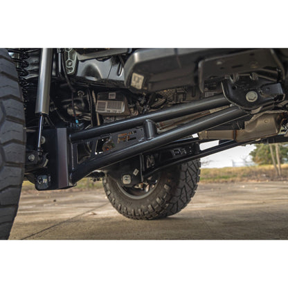 ROUGH COUNTRY | 4.5 Inch Lift Kit  Radius Arm  Diesel  M1  Ford F-250/F-350 Super Duty (23-26) | 400340