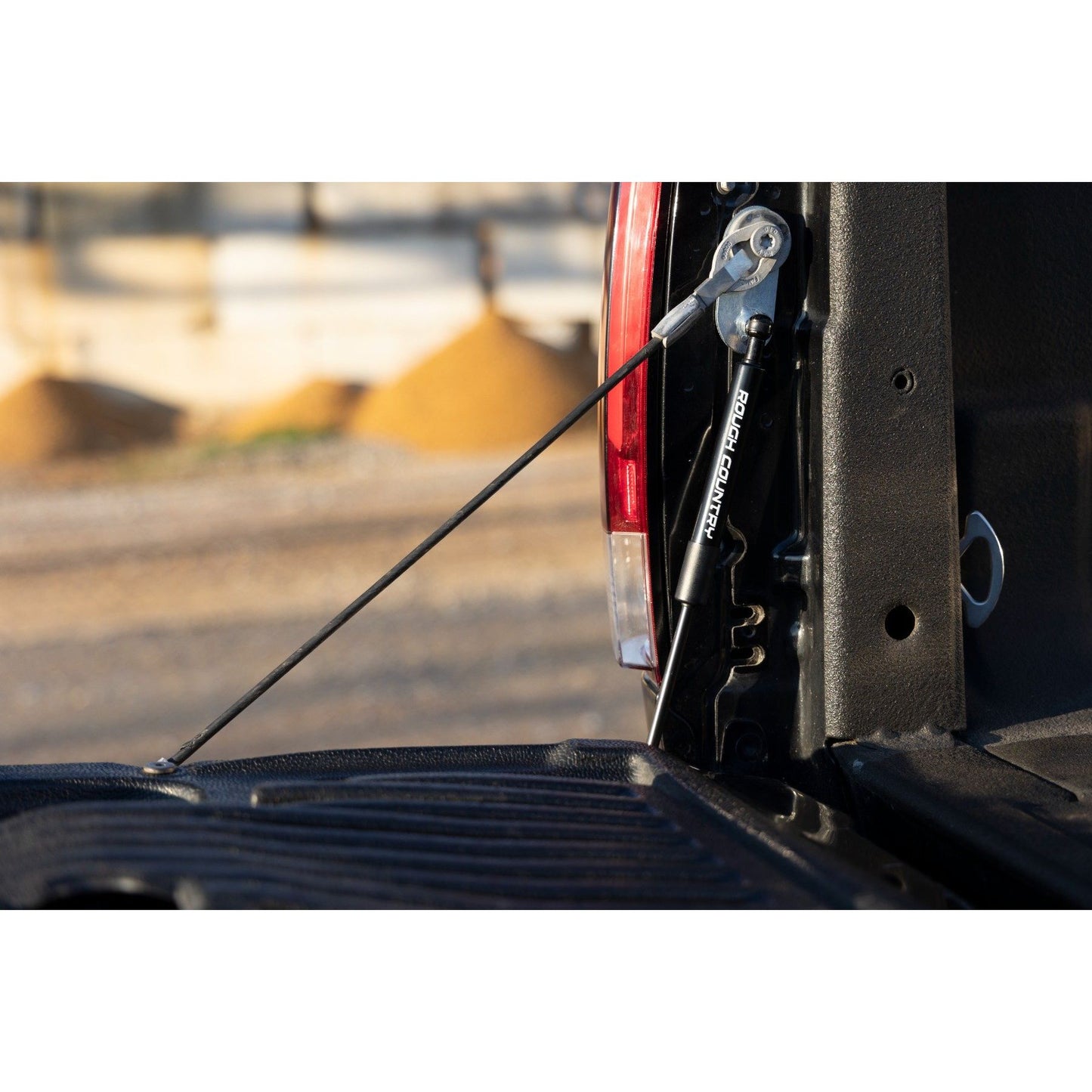 ROUGH COUNTRY Tailgate Assist | Ford F-250/F-350 Super Duty 2WD/4WD (1999-2016) | 73220