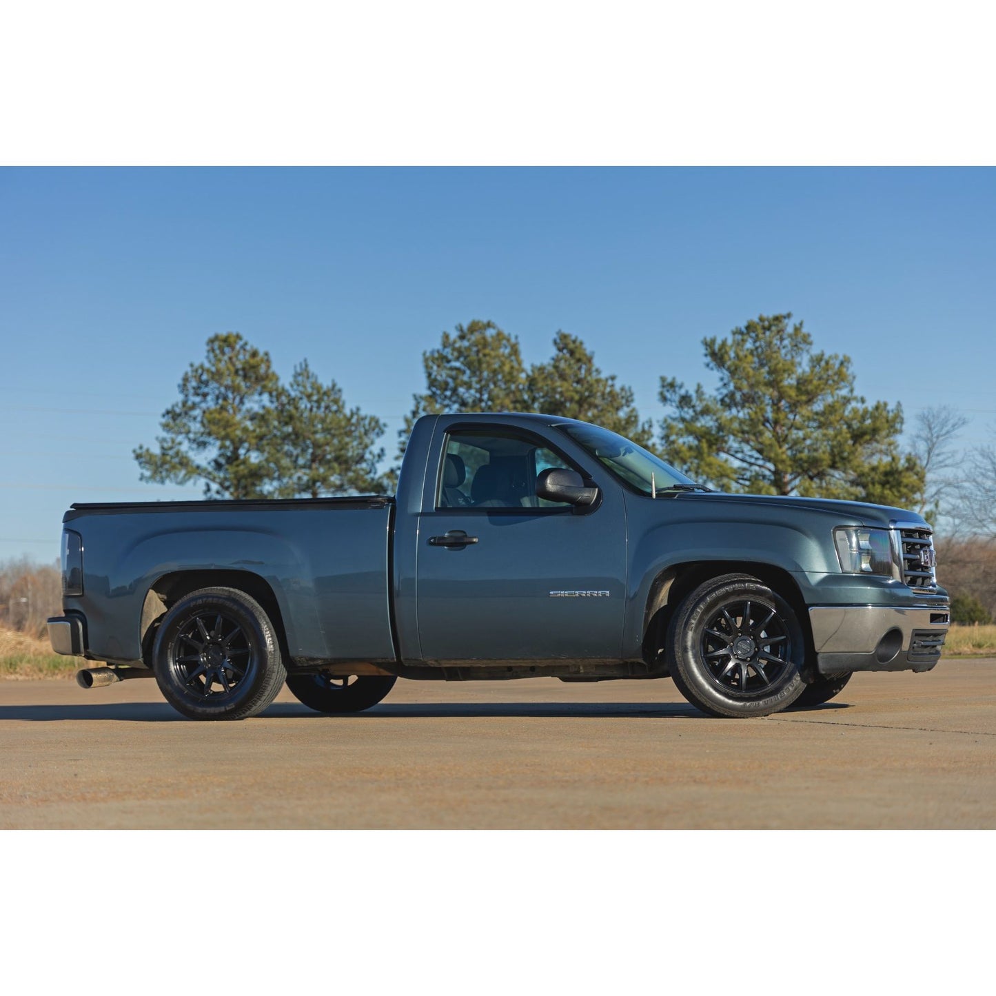 ROUGH COUNTRY 2 Inch Lowering Kit | 4 Inch Rear Lowering | M1 | Chevy/GMC 1500 (14-18 & Classic) | 71640