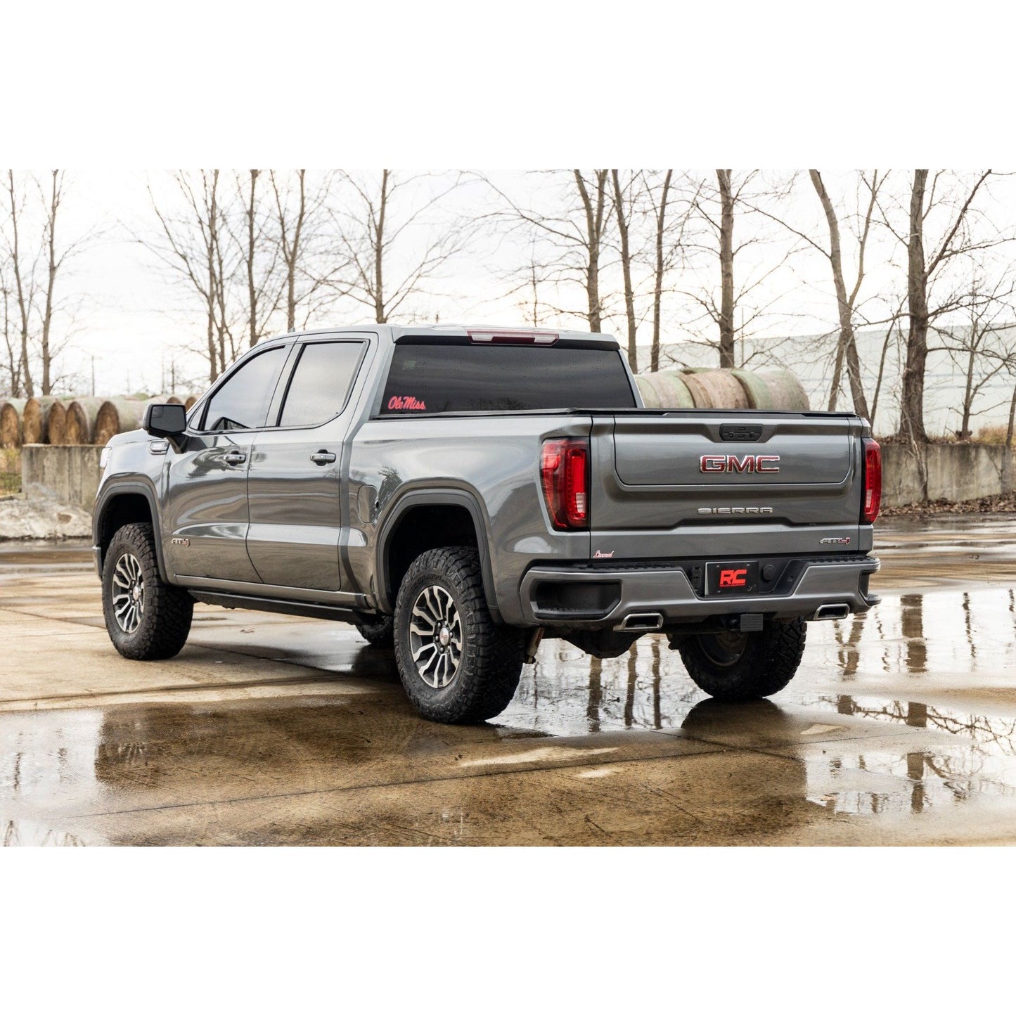 ROUGH COUNTRY 1.75 Inch Leveling Kit | Forged Red UCA | AT4 | GMC Sierra 1500  (2019-2025 & Classic) | 1325RED