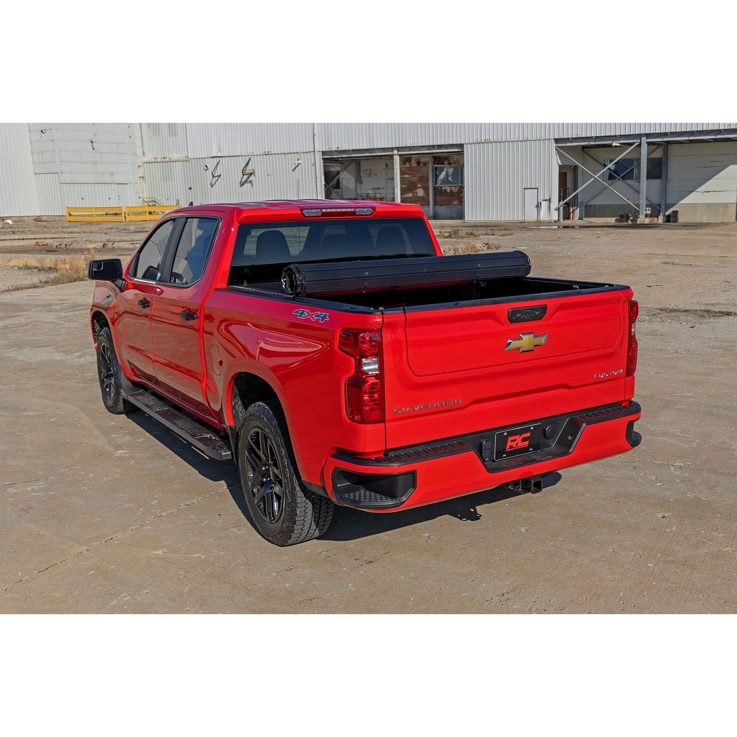 ROUGH COUNTRY Hard Roll Up Bed Cover | 5'10" Bed | Chevy/GMC Sierra 1500 (19-26)/Silverado 1500 (19-26)  | 50120580