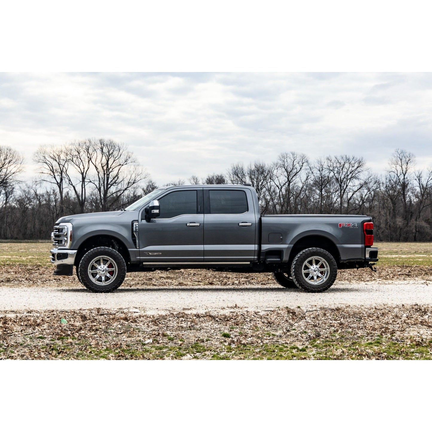 ROUGH COUNTRY | 2 Inch Leveling Kit  Track Bar Bracket  Ford F-250/F-350 Super Duty (17-26) | 51017