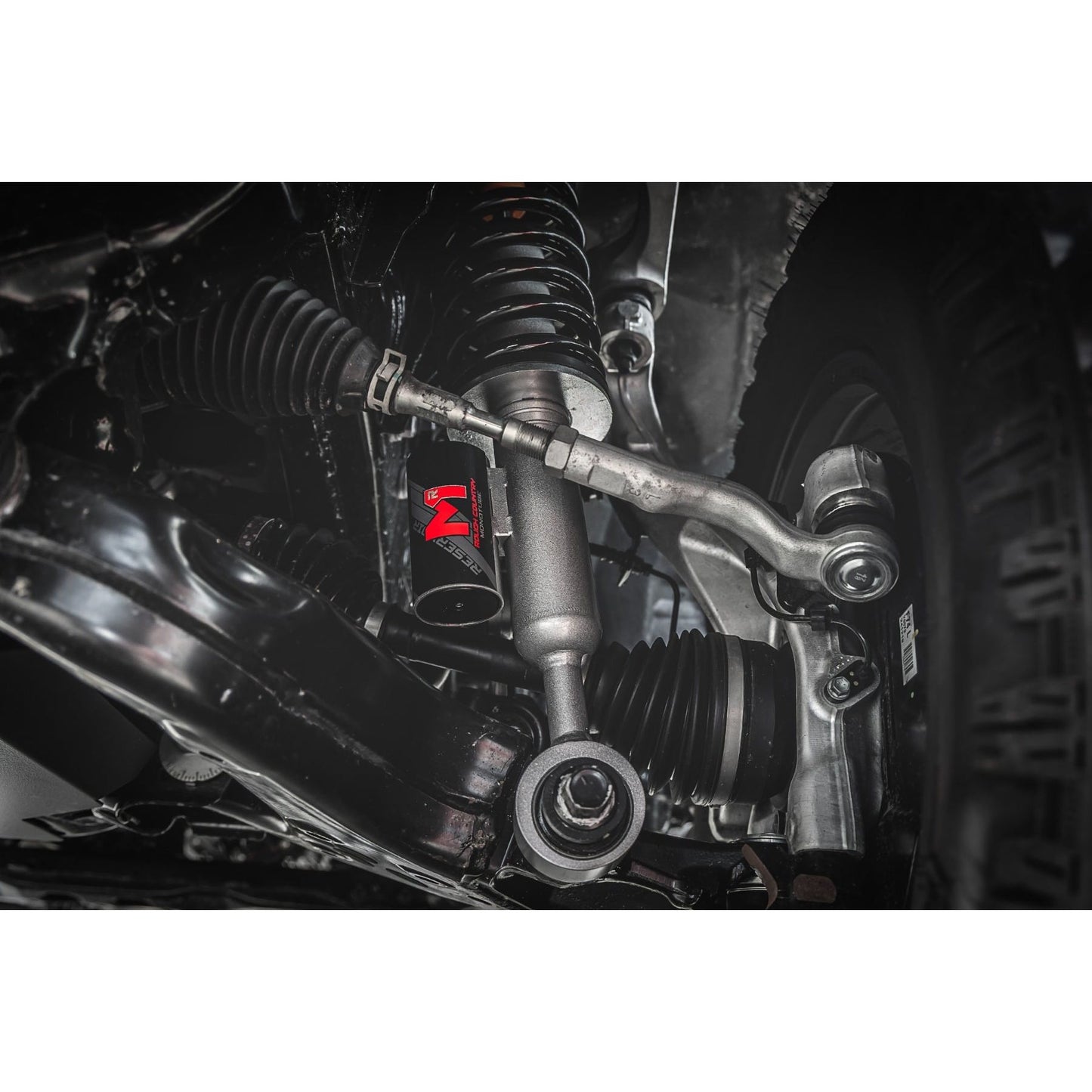 ROUGH COUNTRY | M1R Reservoir Loaded Struts  Adjustable Height  Front  3.5 Inch  Toyota 4Runner (25-26) | 684199