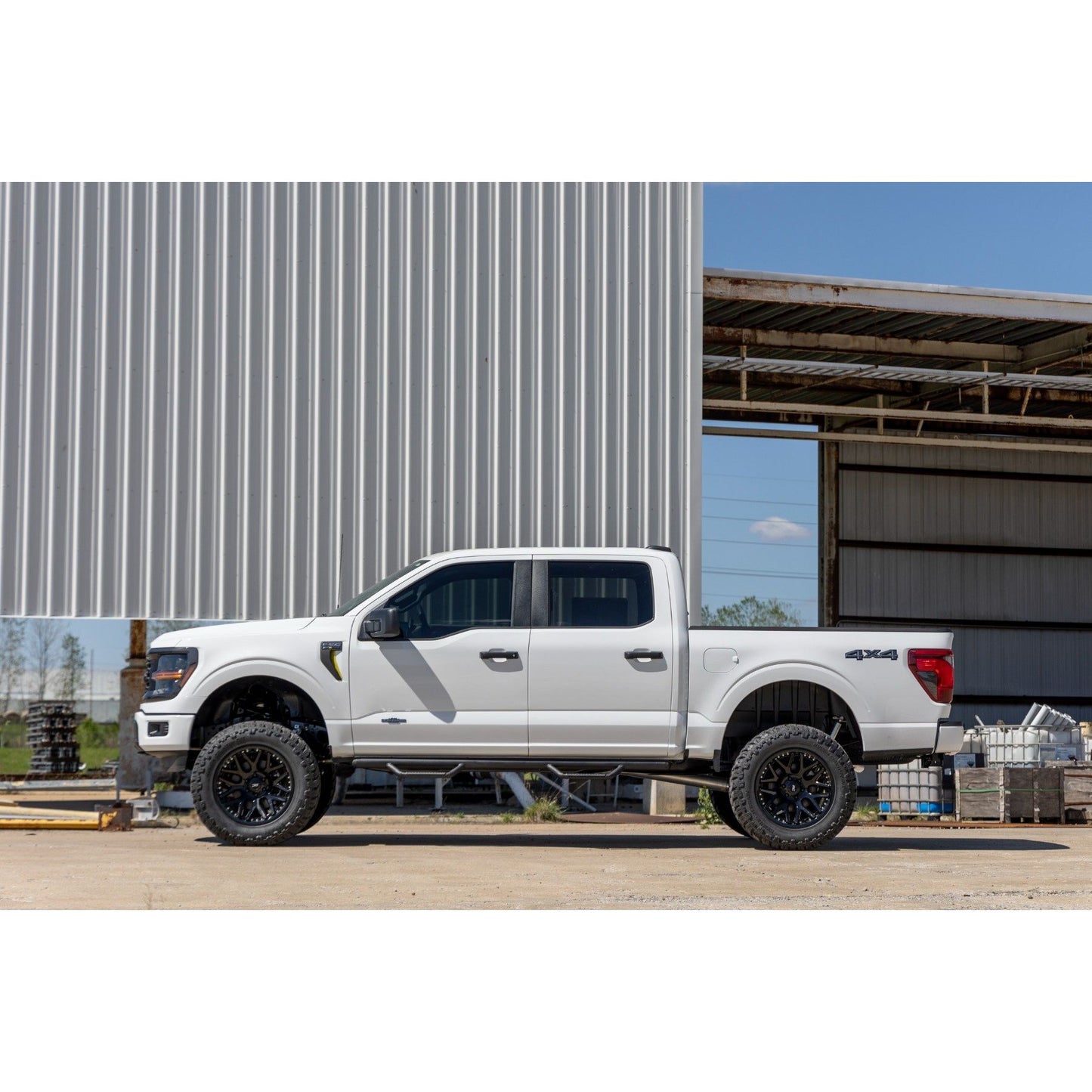 ROUGH COUNTRY | 6 Inch Lift Kit  Vertex/V2  Ford F-150 4WD (2021-2026) | 49957