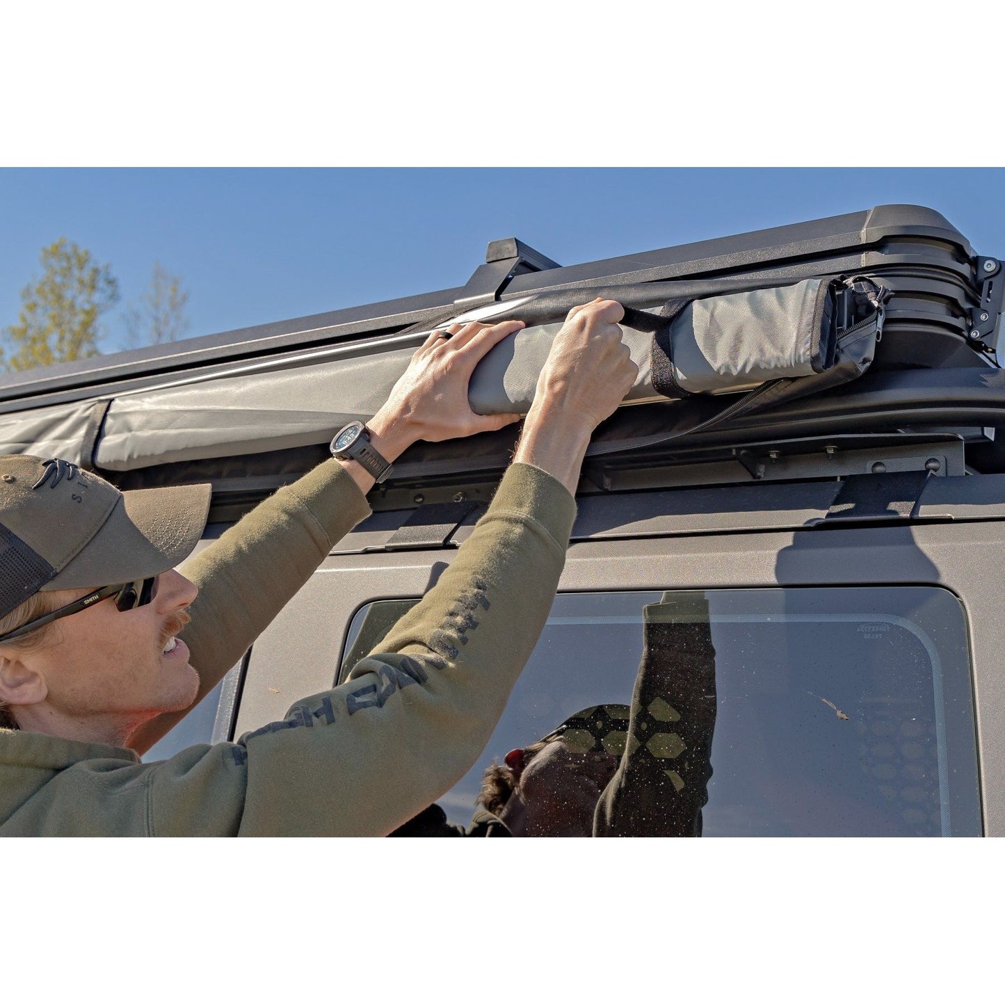 ROUGH COUNTRY Retractable Roof Rack Awning | 6'6" x 9'8" (Fits Trucks & SUVs) | 99081