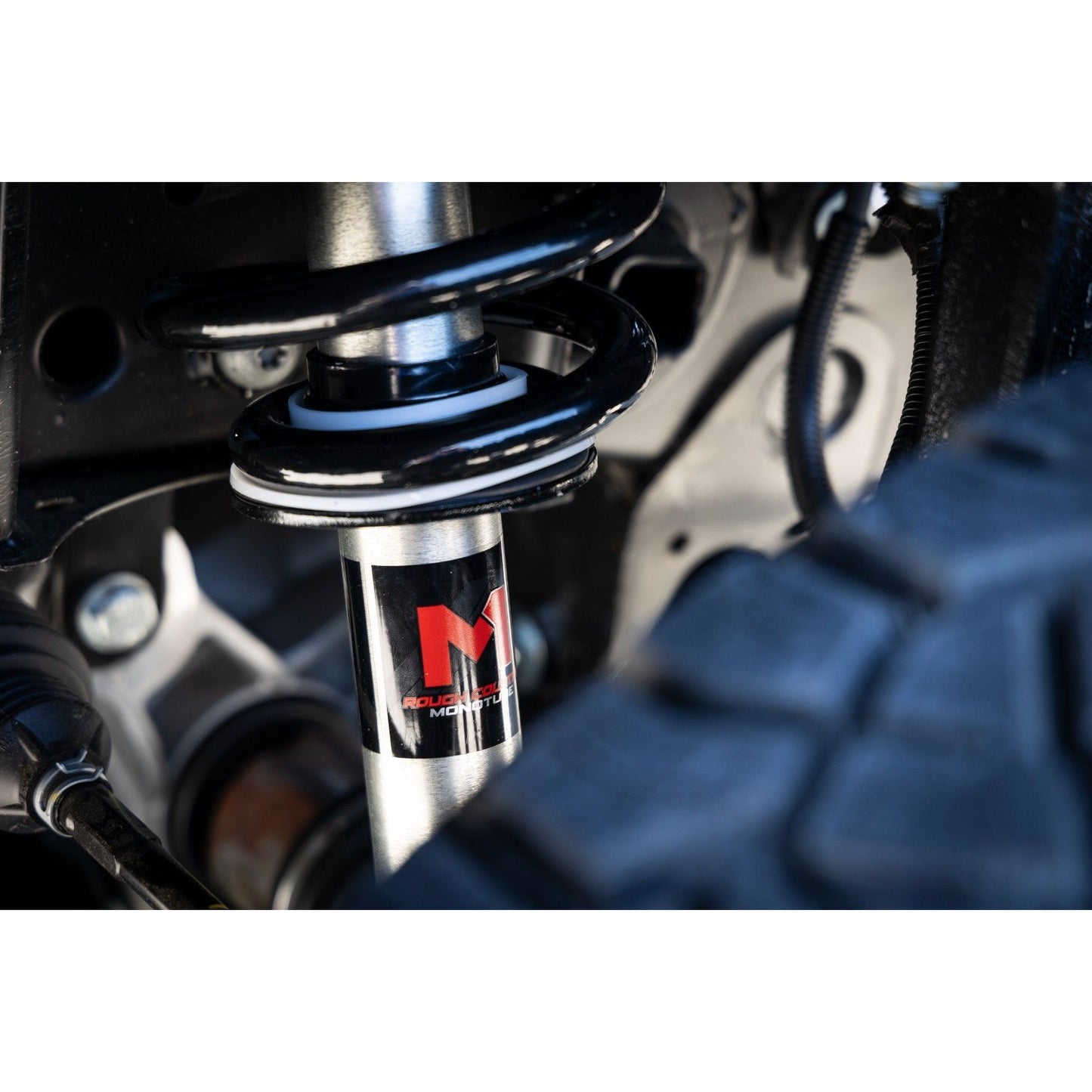 ROUGH COUNTRY 6 Inch Lift Kit | M1 Struts/M1 | Chevy Silverado 1500 4WD (2019-2024 & Classic) | 21740