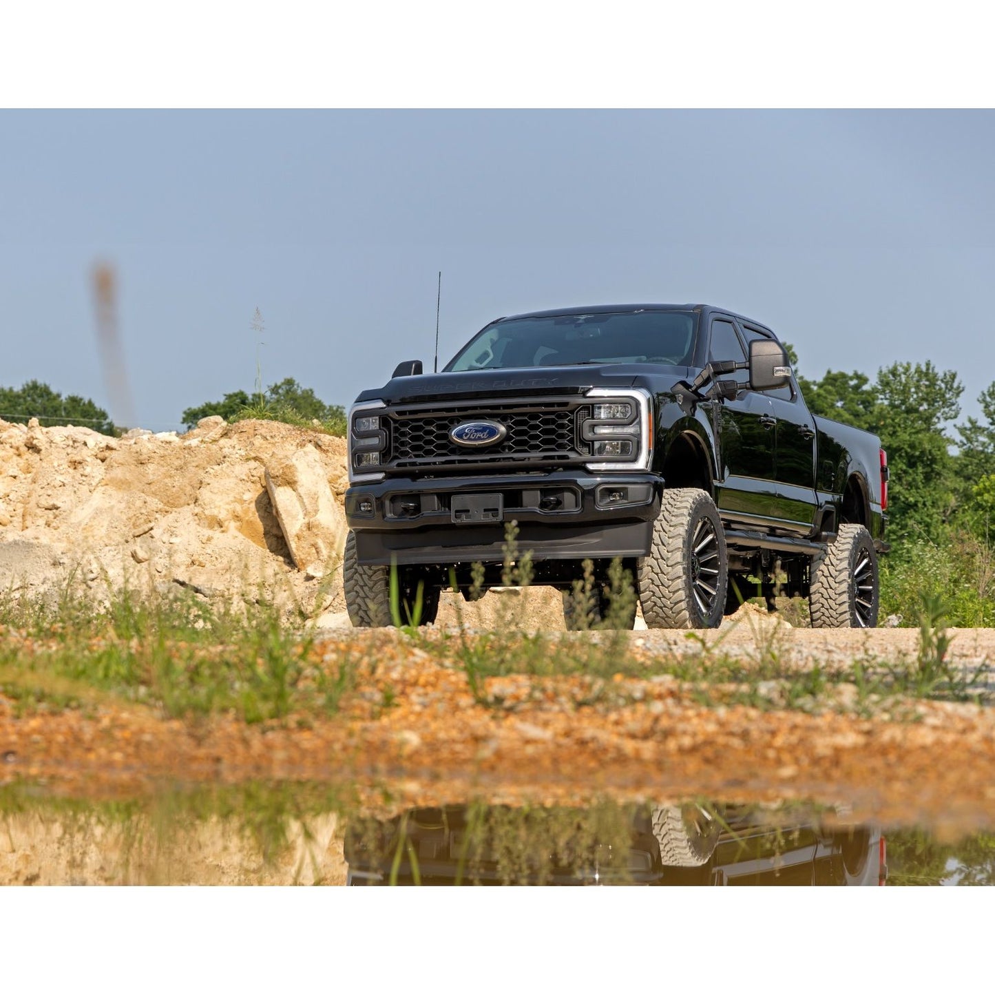 ROUGH COUNTRY 6 Inch Lift Kit | Gas | OVLD | Ford F-250/F-350 Super Duty 4WD (2023-2025) | 41730