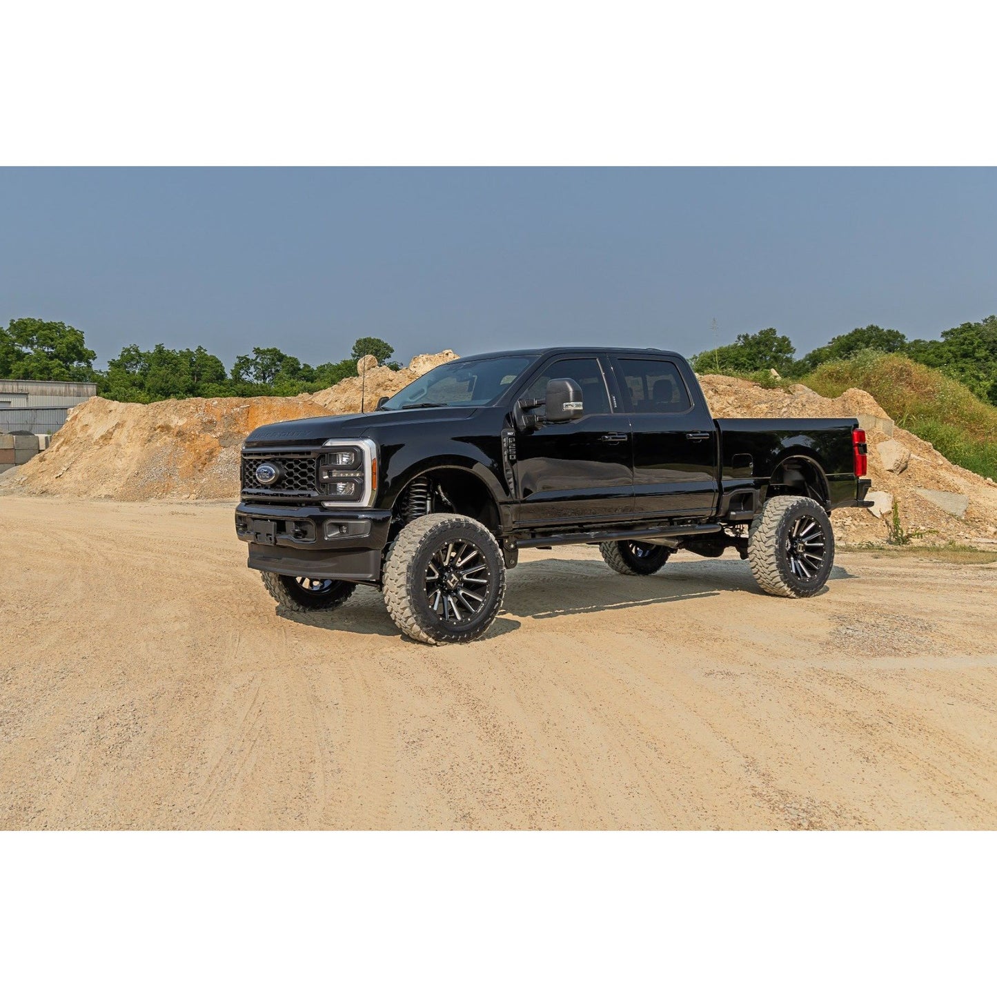 ROUGH COUNTRY 6 Inch Lift Kit | Gas | No OVLD | Ford F-250/F-350 Super Duty 4WD (2023-2025) | 41930