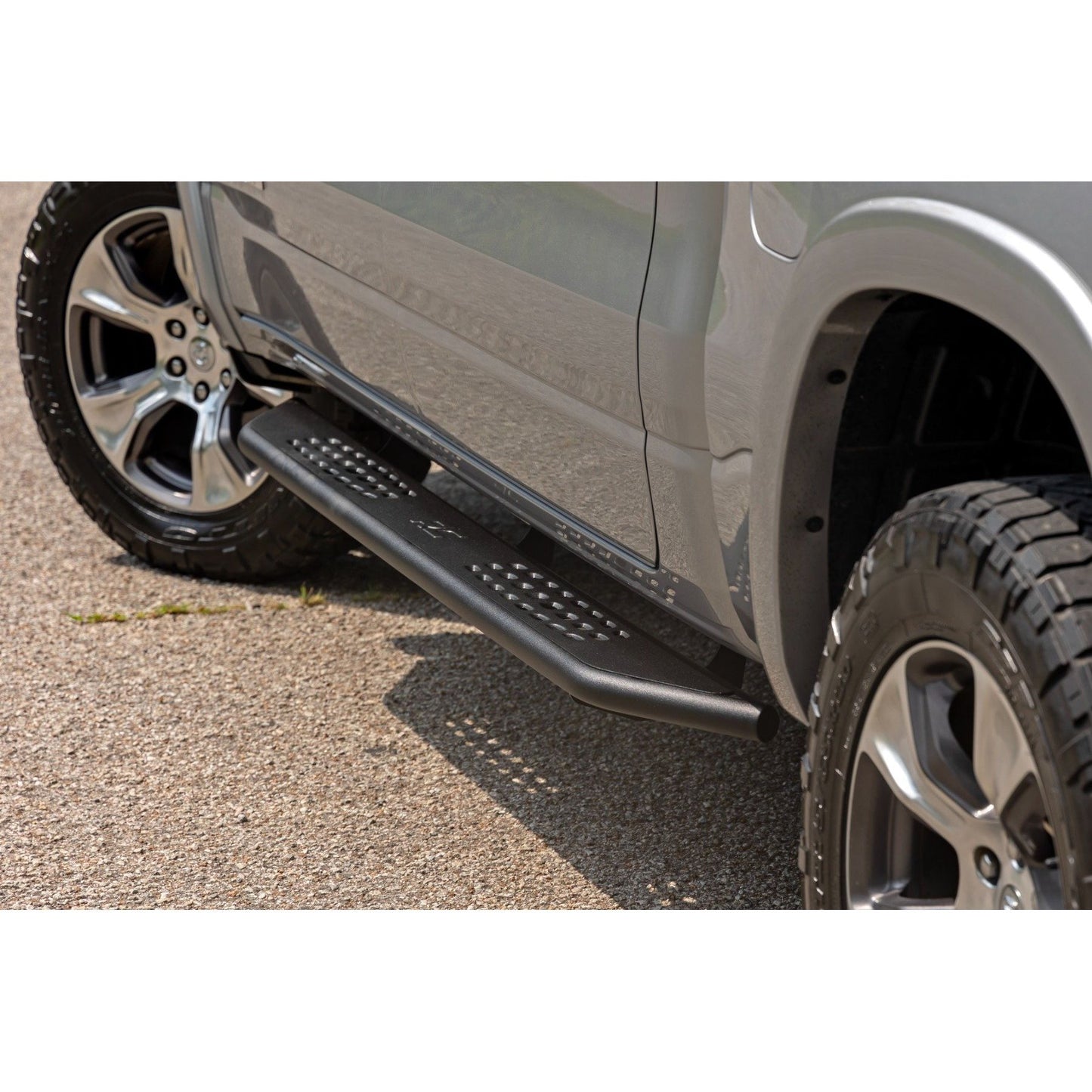 ROUGH COUNTRY OV2 Running Boards | Side Step Bars | Crew Cab | Ram 1500 (19-25)/1500 TRX (21-24)  | 14008