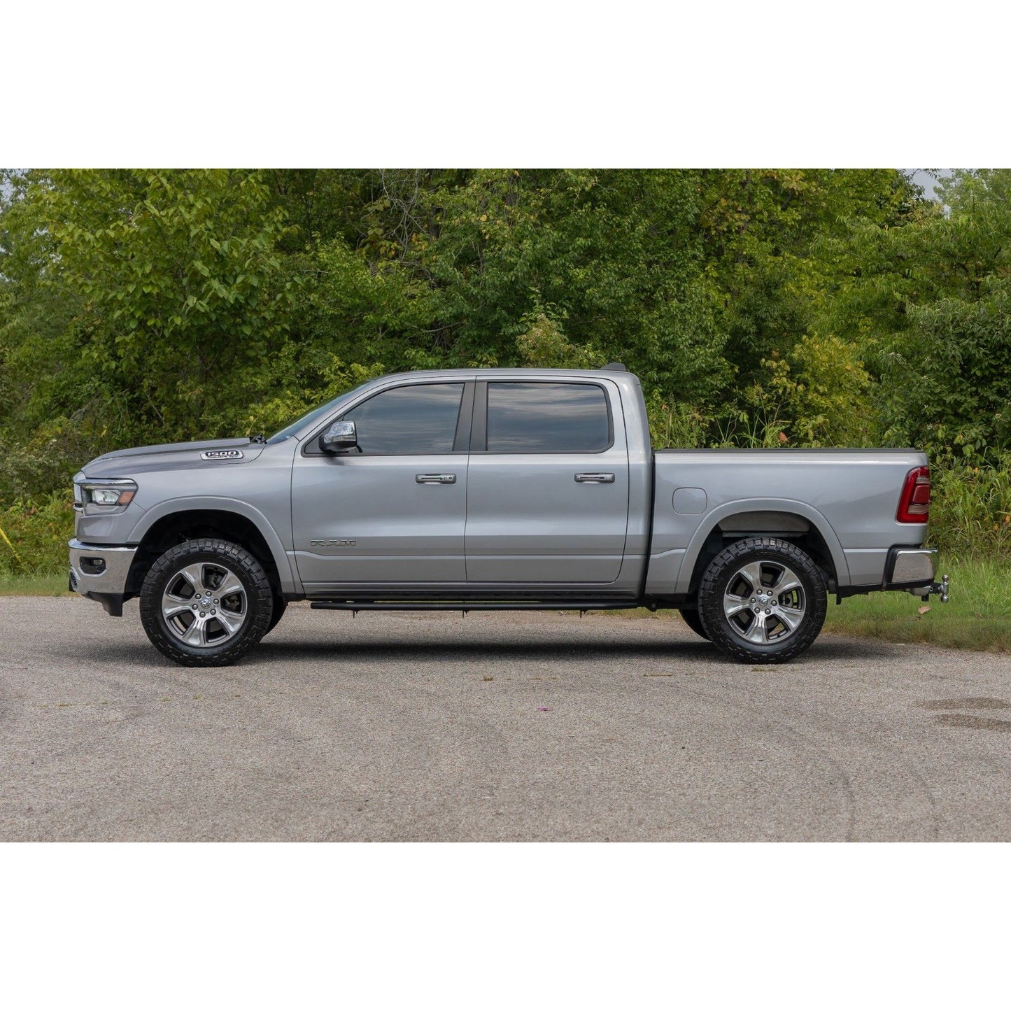 ROUGH COUNTRY OV2 Running Boards | Side Step Bars | Crew Cab | Ram 1500 (19-25)/1500 TRX (21-24)  | 14008