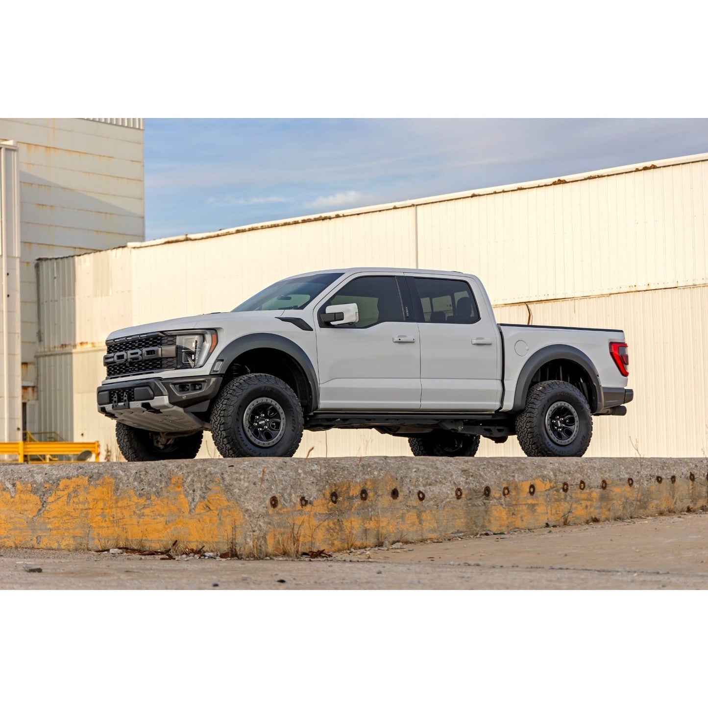 ROUGH COUNTRY | 2.25 Inch Coil Spring Lift Kit  Ford F-150 Raptor 4WD (2021-2026) | 9979