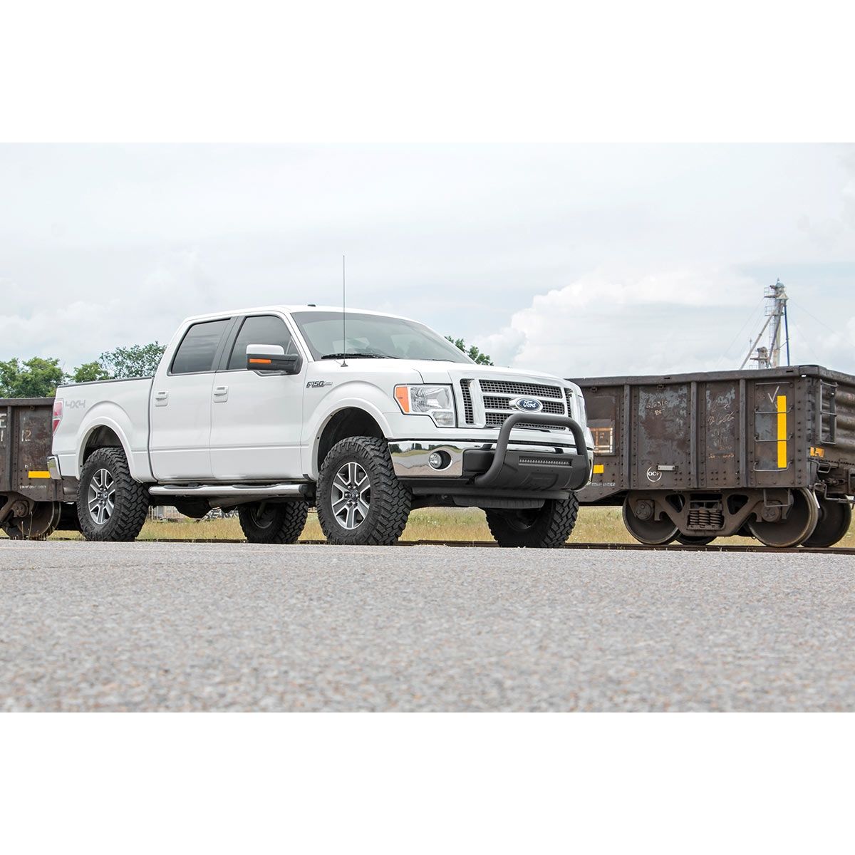 ROUGH COUNTRY 3 Inch Lift Kit | Ford F-150 4WD (2009-2013) | 51013RED