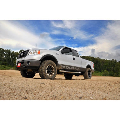 ROUGH COUNTRY 2.5 Inch Lift Kit | Molded | Ford F-150 2WD/4WD (2004-2008) | 57030