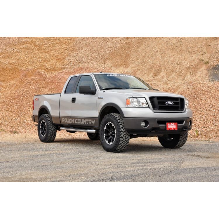 ROUGH COUNTRY 2.5 Inch Lift Kit | Molded | Ford F-150 2WD/4WD (2004-2008) | 57030