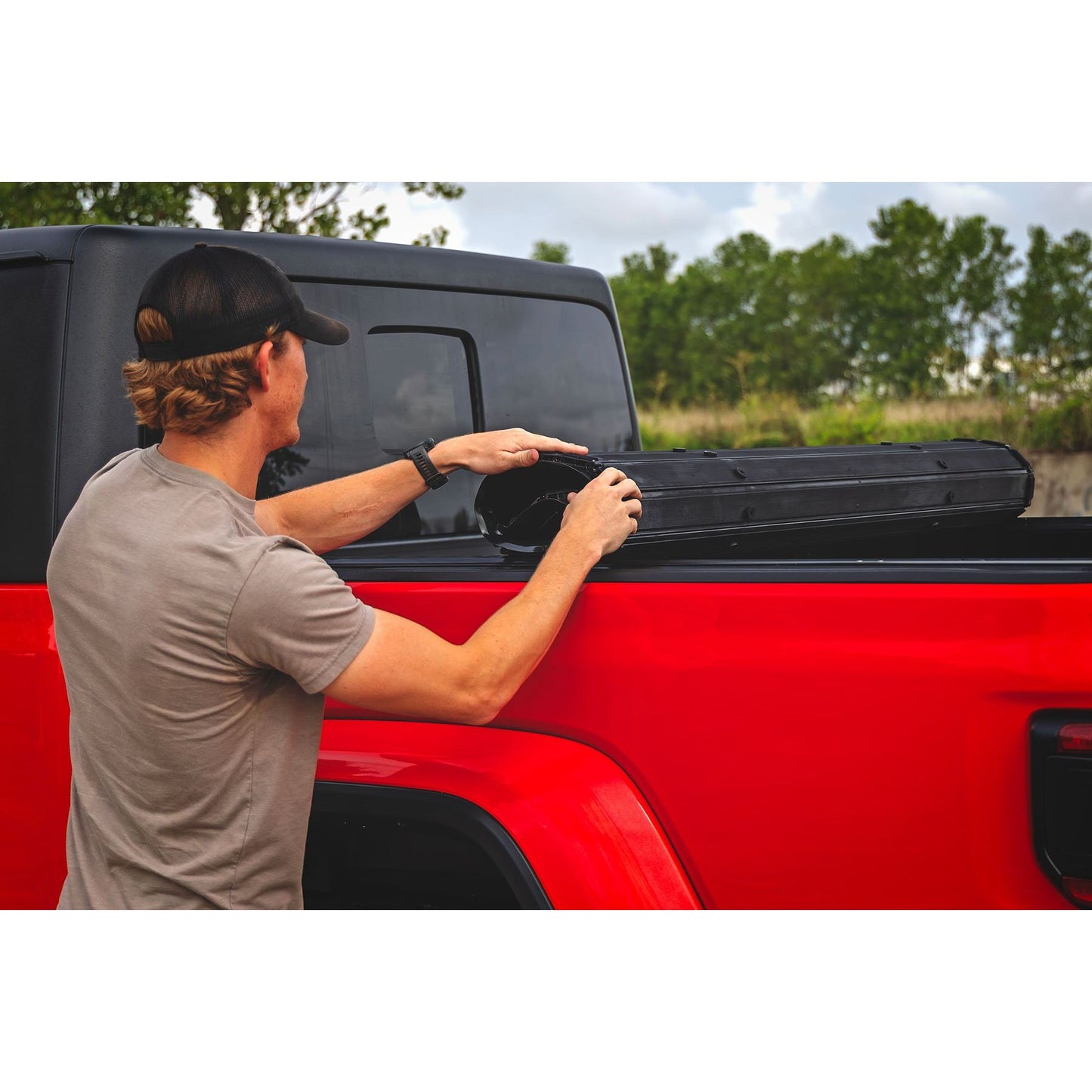 ROUGH COUNTRY Hard Roll Up Bed Cover | 5' Bed | Jeep Gladiator JT 4WD (2020-2025) | 50620500