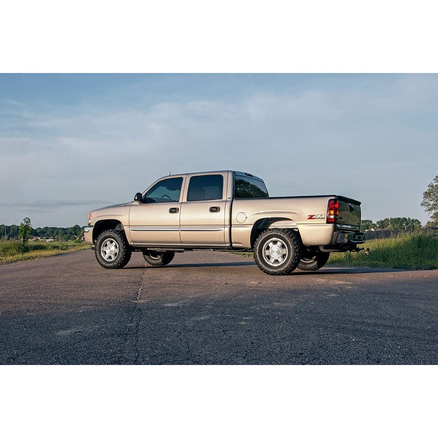 ROUGH COUNTRY 1.5-2 Inch Lift Kit | N3 Shocks | Chevy/GMC 1500 (99-06 & Classic) | 28330