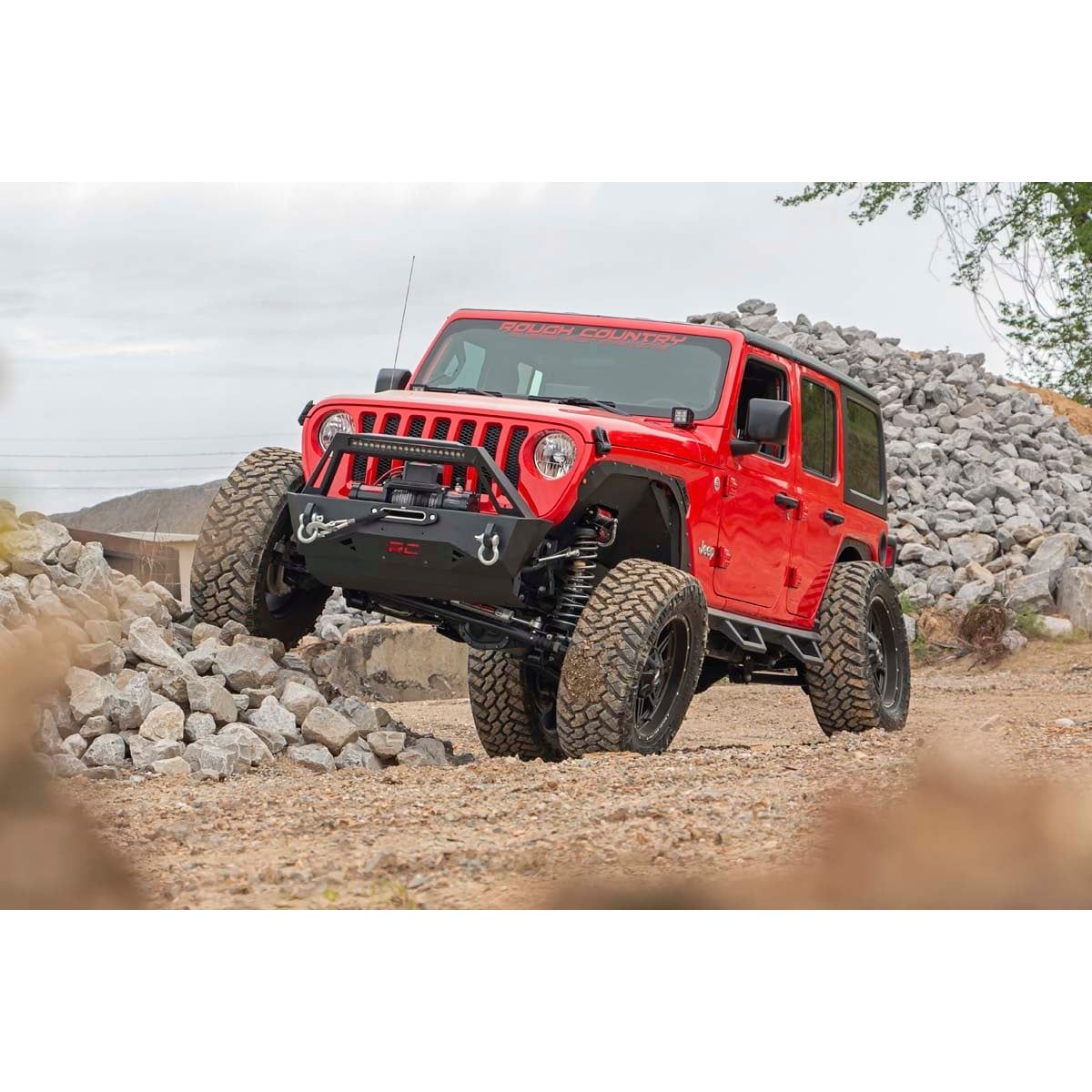 ROUGH COUNTRY | 3.5 Inch Lift Kit  Adj Lower  FR D/S  M1  Jeep Wrangler Unlimited (24-26) | 91540